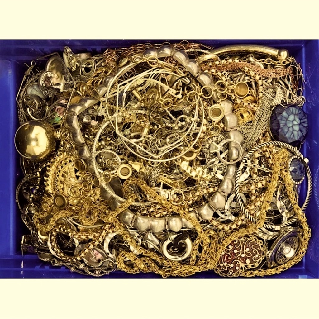 3 Lbs Elegant Gold And Silver Women's Jewelry Lot~ Mostly Wearable